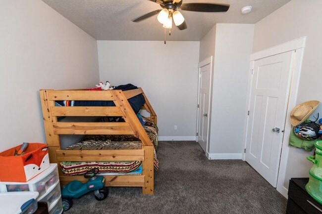 Building Photo - 4 Bed - 2.5 Bath Single Family Home Cimarr...