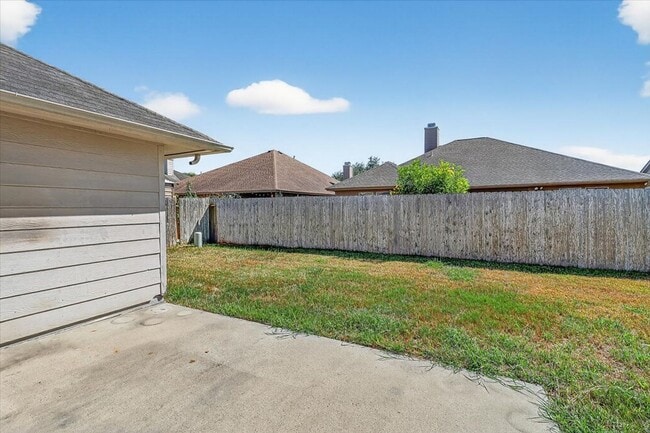 Building Photo - 5933 Brightwood Dr