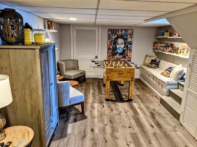 Building Photo - 5 Restmere Ter