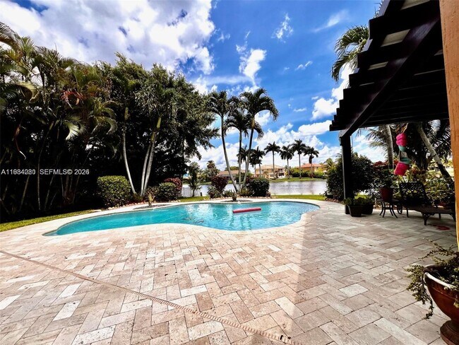 Building Photo - 19909 SW 7th Pl