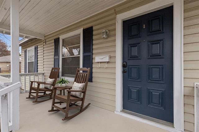 Building Photo - 416 N Oak St