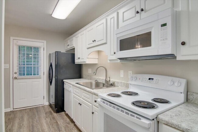 Building Photo - 684 Brook Trail