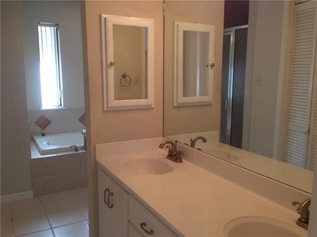 Building Photo - 4617 Catclaw Dr