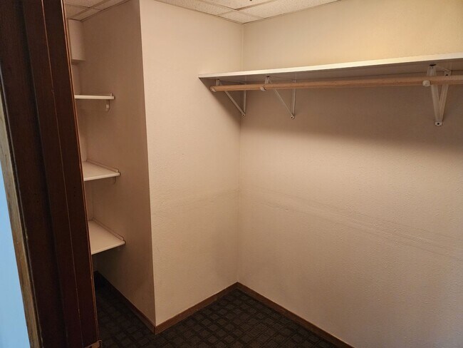 Building Photo - Three bedroom two bathroom house for rent