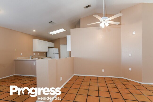 Building Photo - 327 Yarnell Dr