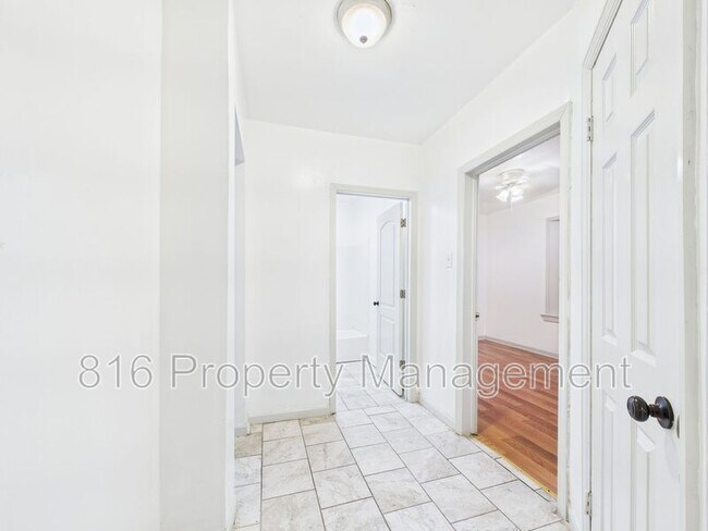 Building Photo - 2710 Park Ave