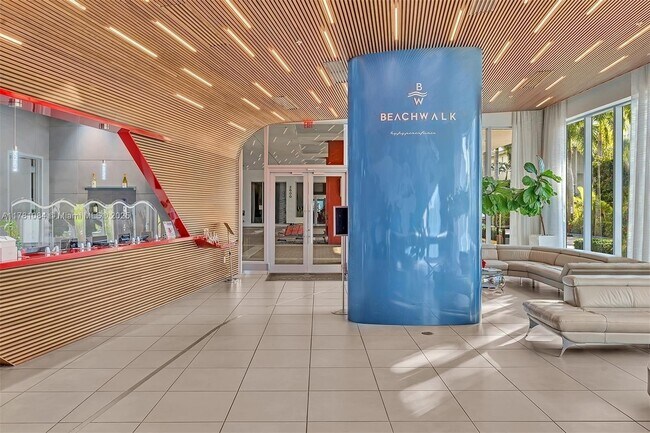 Building Photo - 2600 E Hallandale Beach Blvd