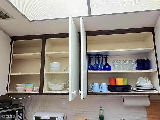 Building Photo - 2264 Winkler Ave