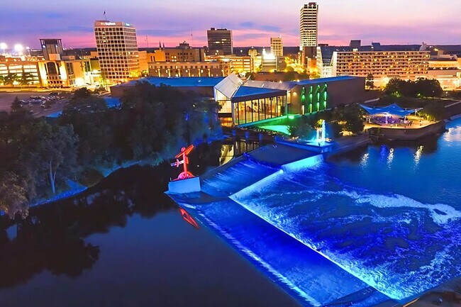 Building Photo - 1012 N Lawrence St