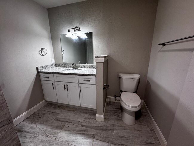 Building Photo - 1311 Alpine Dr