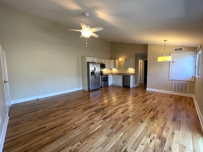 Building Photo - Downtown Morganton - One Bedroom Apt on top floor with wood floors great natural light, updated f...