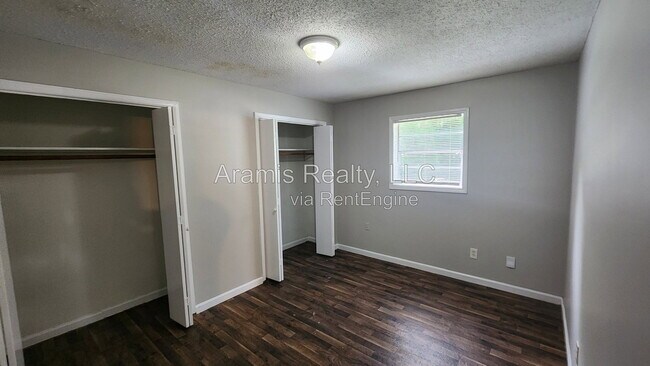 Building Photo - 3894 Cindy Dr