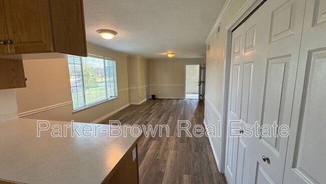Building Photo - 1060 S Orem Blvd