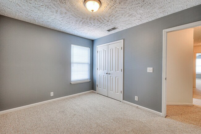 Building Photo - 2609 Westhaven Dr