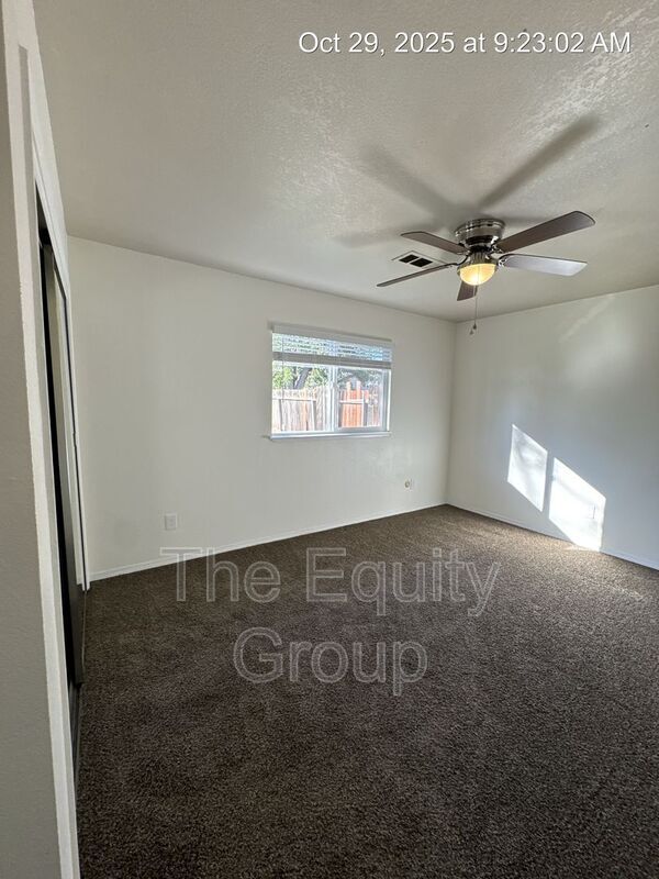 Building Photo - 951 Orangewood Ct