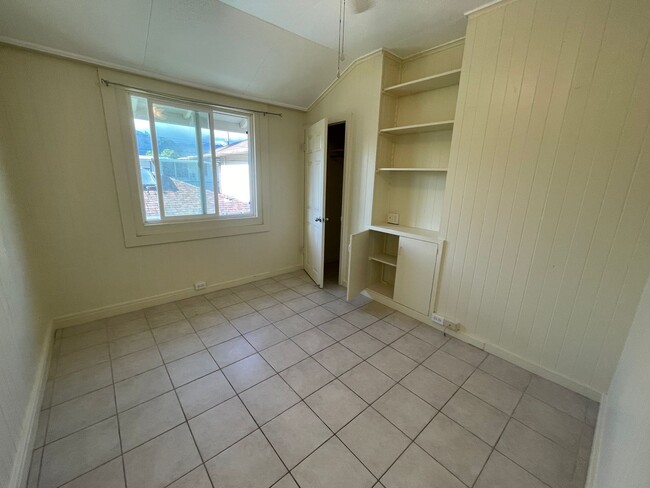 Building Photo - 737 Hauoli St.