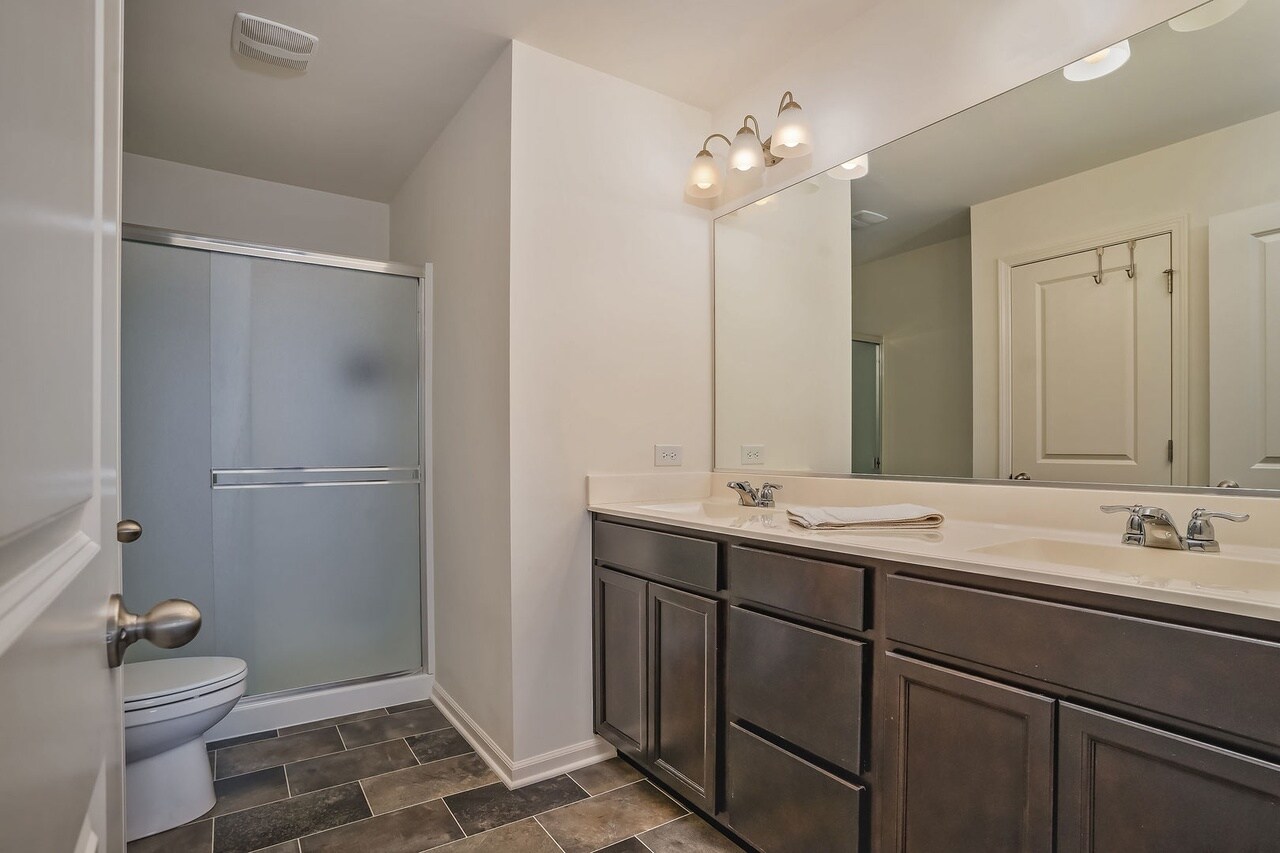 Building Photo - 1157 Amber Dr
