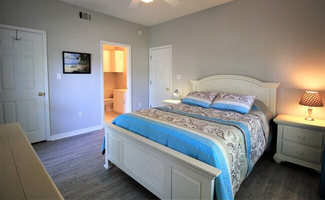 Building Photo - Updated Furnished Condo in Niceville!