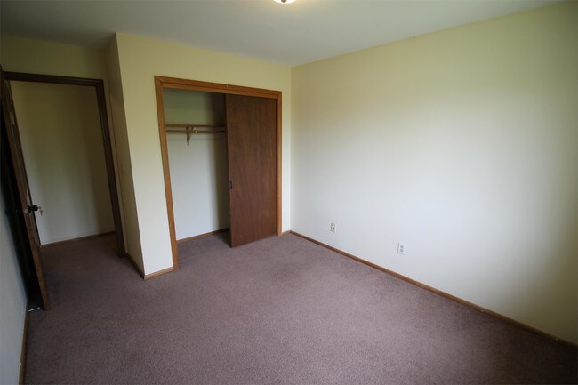 Building Photo - 304 N Tratt St