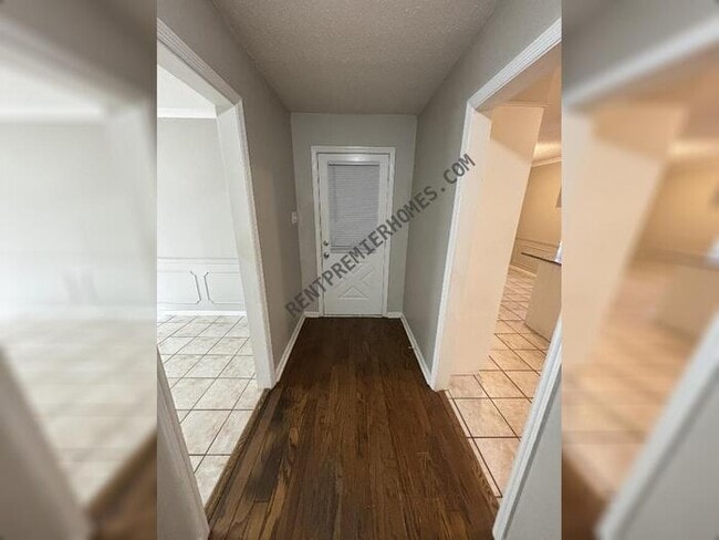 Building Photo - 4509 Valley Brook Dr