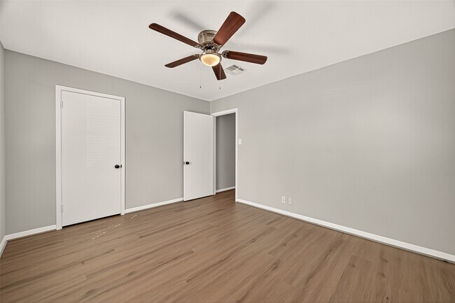 Building Photo - 5418 Darnell St