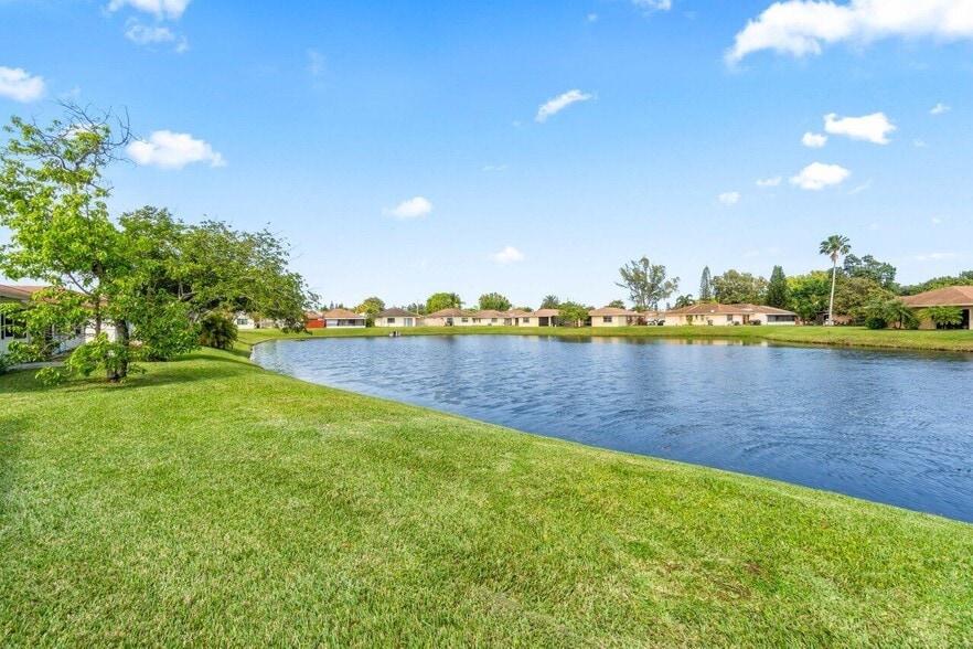 Building Photo - 1620 Granfern Ave