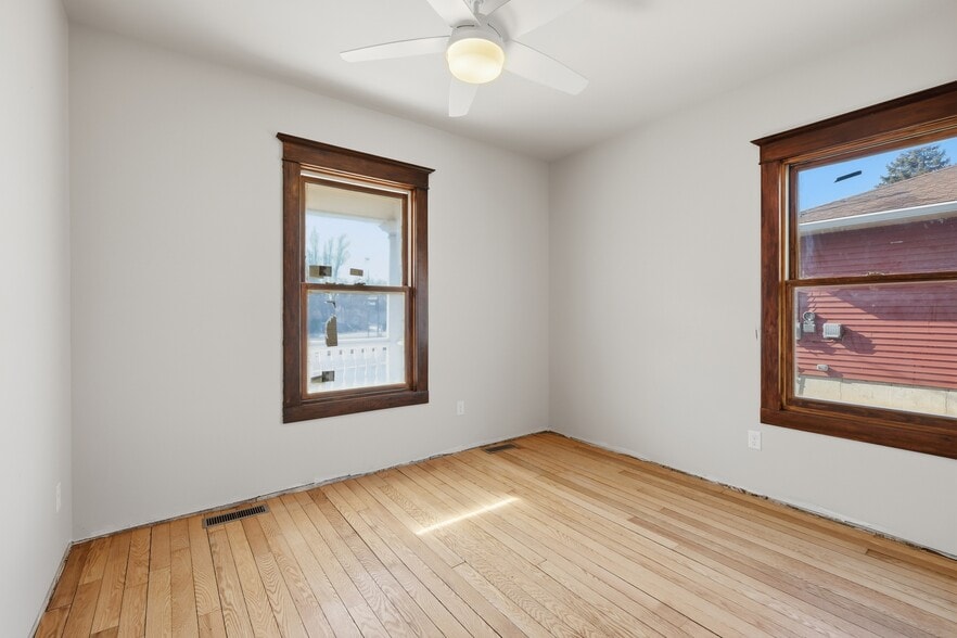 Building Photo - 808 W Main St