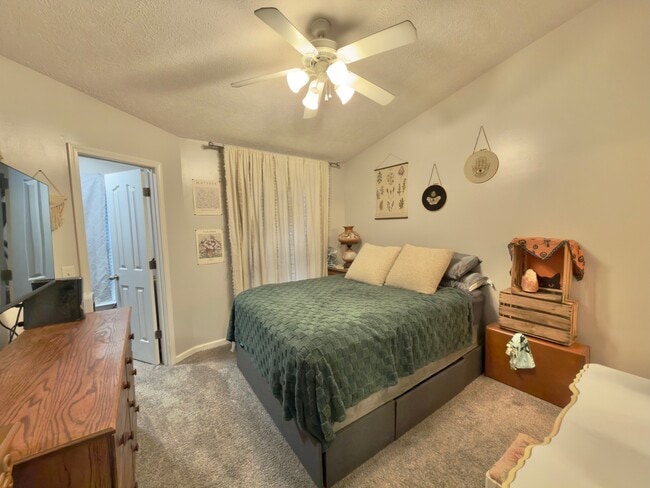 Building Photo - 1307 Amsterdam Ct