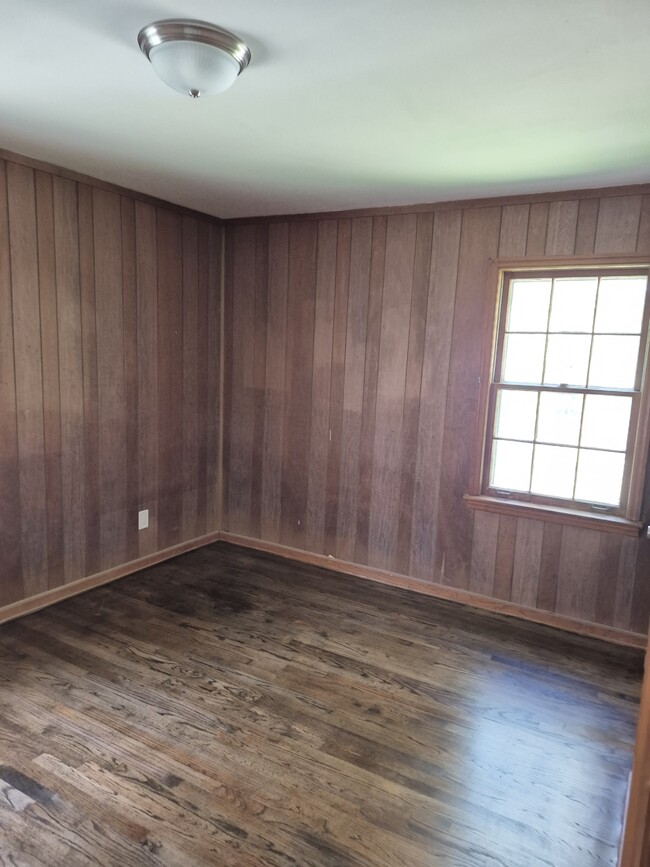Building Photo - 3806 Blue Jay Rd