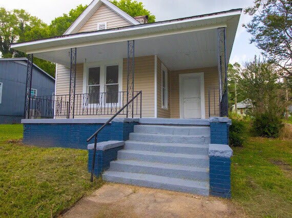Primary Photo - 4300 6th Ave