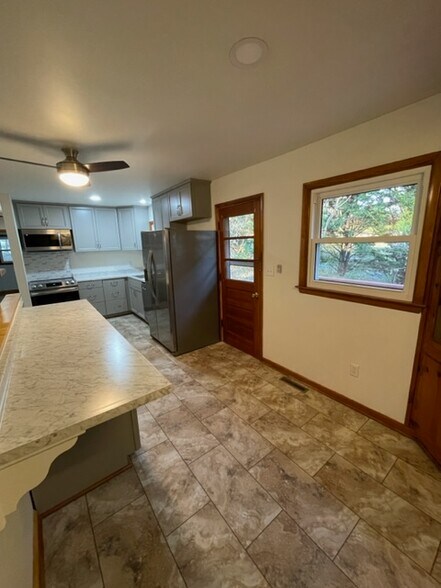 Building Photo - 3029 Scottsville Rd