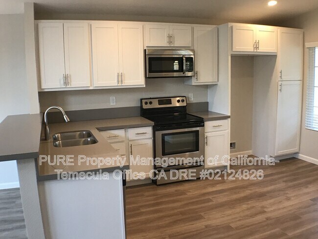 Building Photo - 32428 Enriqueta Cir