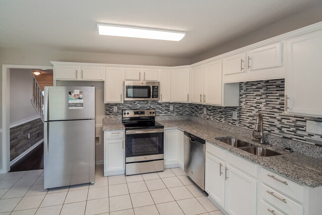 Building Photo - 2776 Fletcher Park Cir E