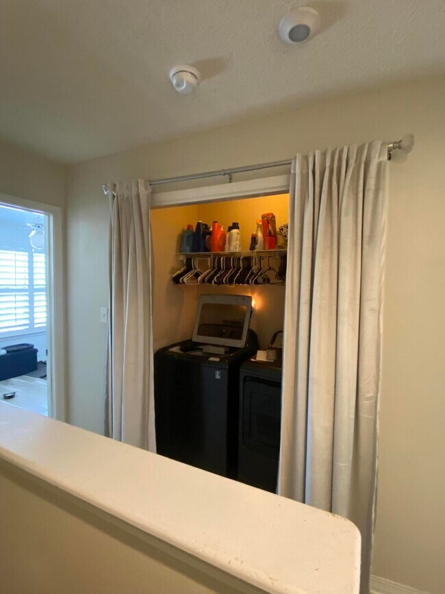 Building Photo - 2723 Bay Club Dr