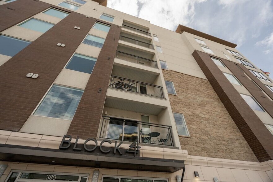 Building Photo - 380 S 400 E