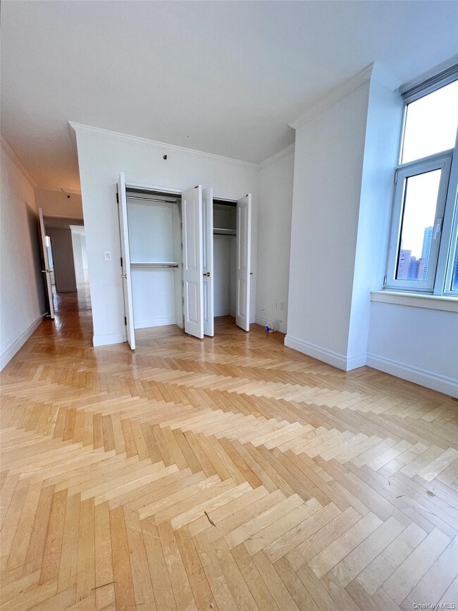 Building Photo - 404 E 76th St