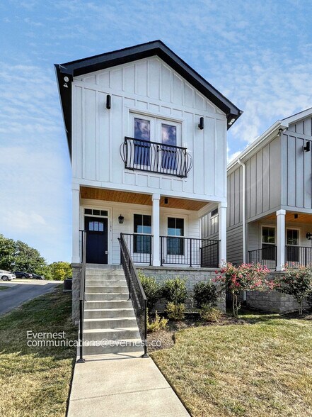 Primary Photo - 1107 Walsh St