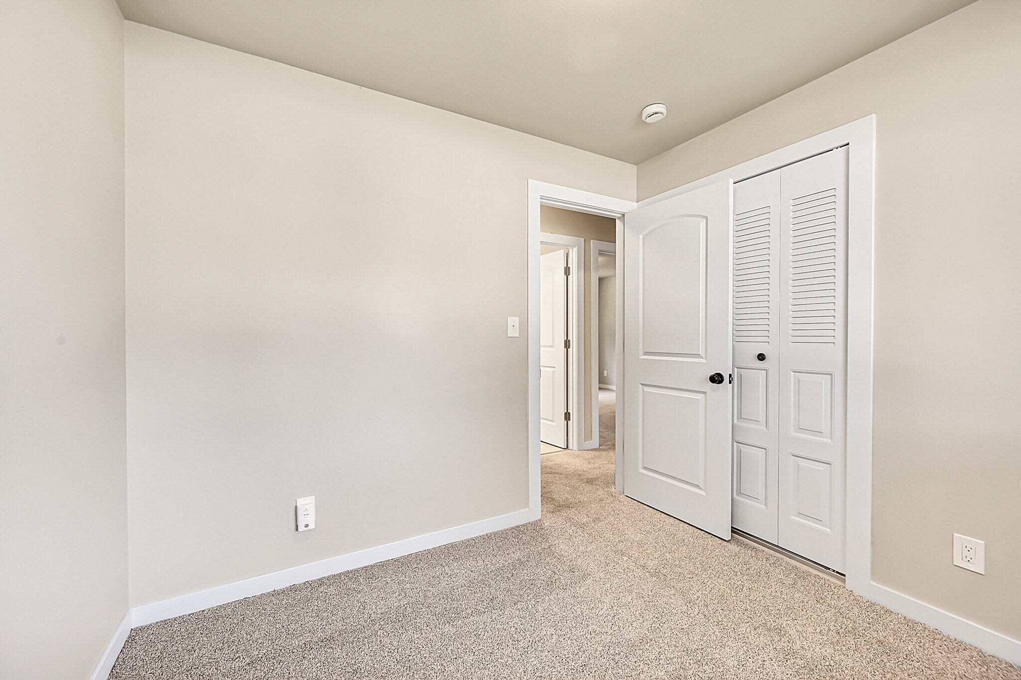 Building Photo - 2742 W 22nd Street Dr