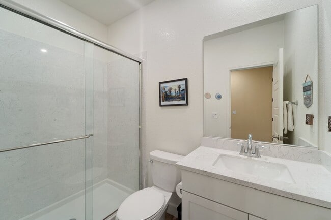 Building Photo - Gorgeous 4 Bedroom 3 bath in Northlake