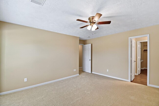 Building Photo - Beautifully Updated Home in Sugar Land’s S...