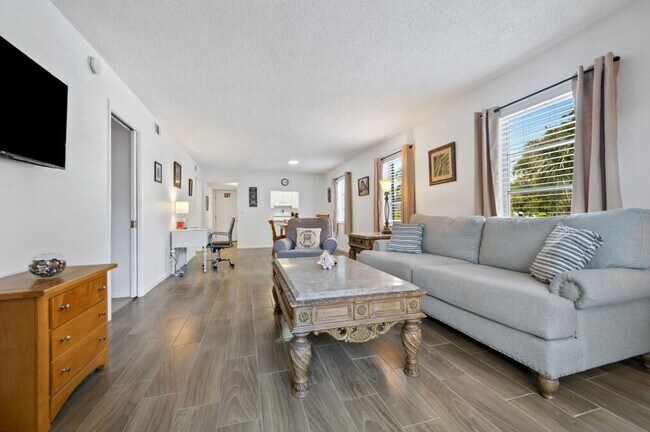 Building Photo - 308 Southwind 1 Ct