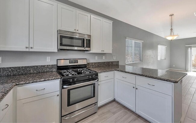 Building Photo - Your Ideal Haven Awaits!