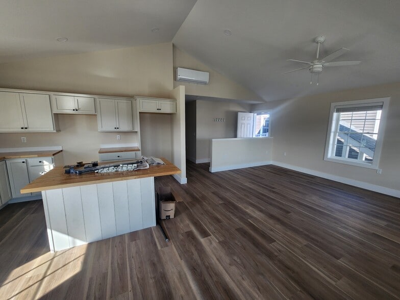 Building Photo - 69 Ivan Dr