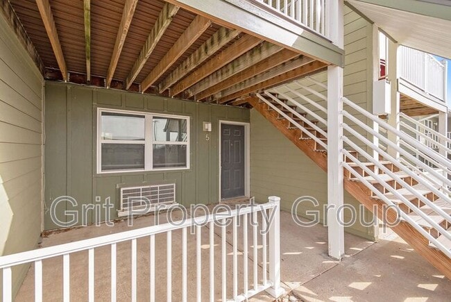 Building Photo - 6924 N Olive St
