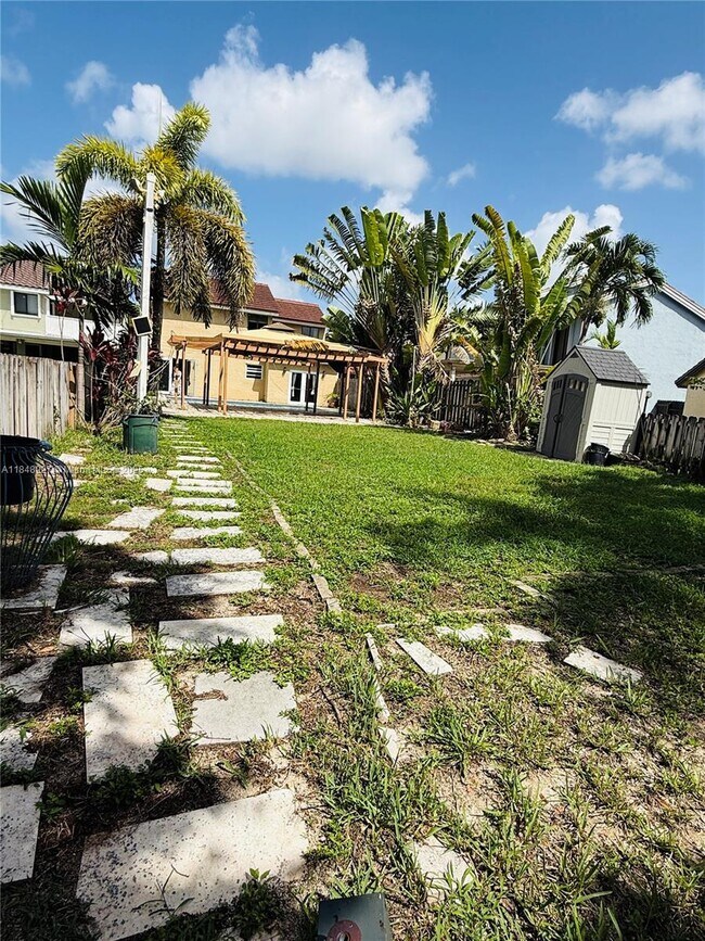 Building Photo - 9530 SW 148th Pl