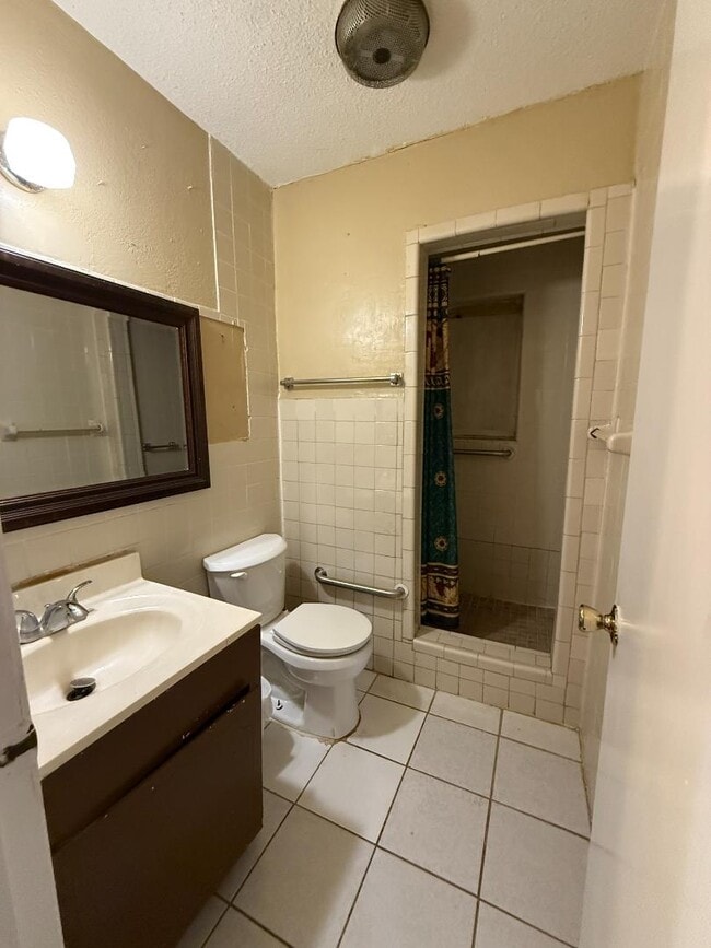 Building Photo - 3008 Katrina Ave