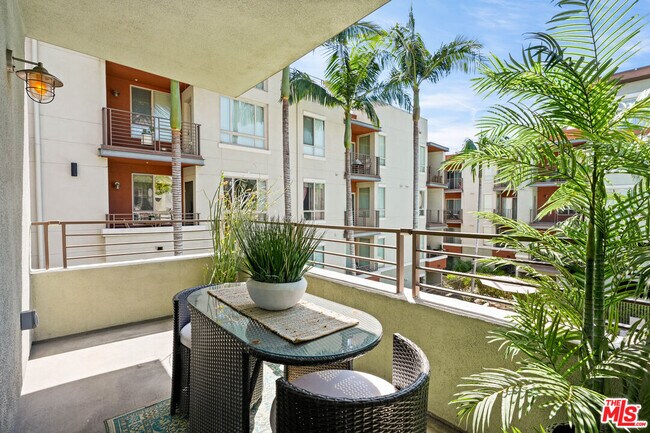 Building Photo - 100 S Alameda St