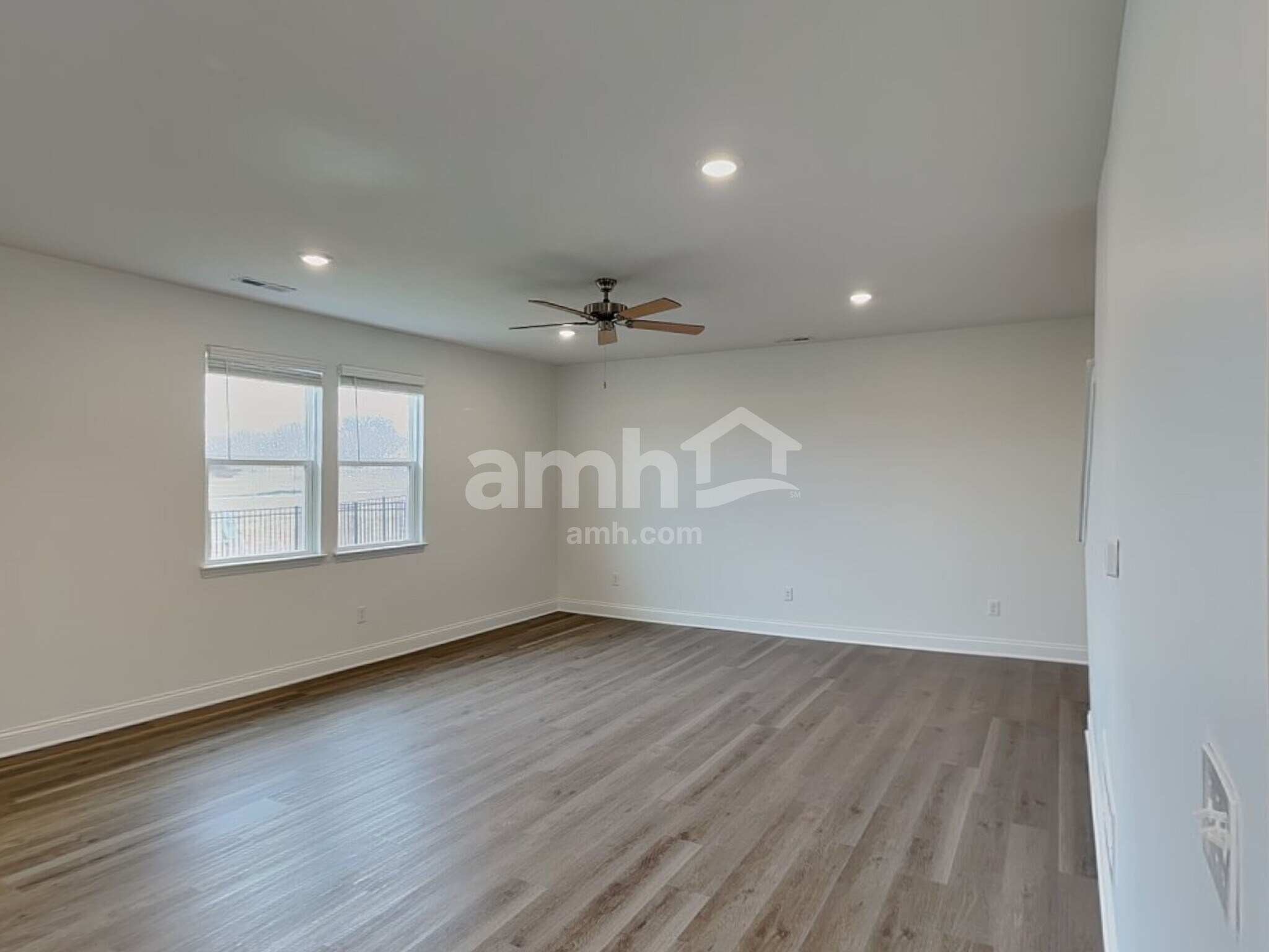 Building Photo - 9034 Henley Ave