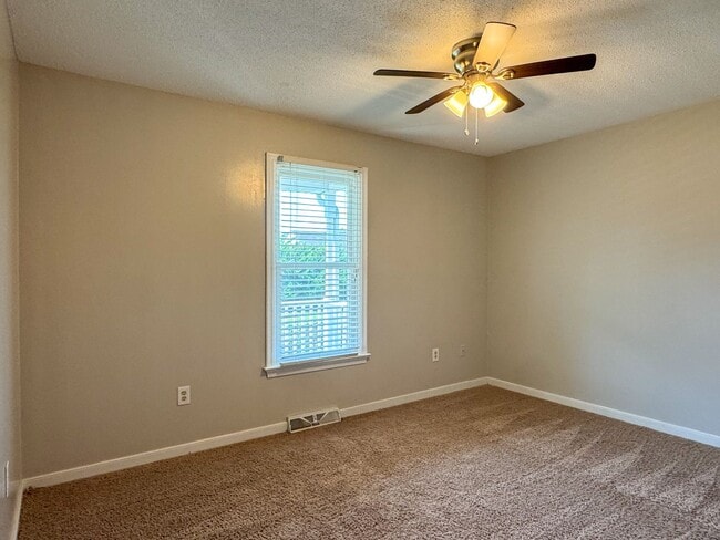 Building Photo - 4308 Boxwood Dr