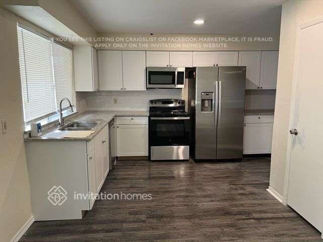 Building Photo - 15834 Fox Springs Dr